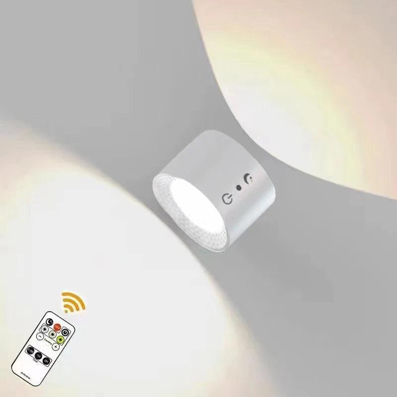 Lâmpada de Parede LED com Iluminação Dupla, Controle Remoto e Rotação 360° - Akada Brasil