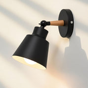 Arandela de Parede Direcionável Preto Fosco com Detalhe em Madeira