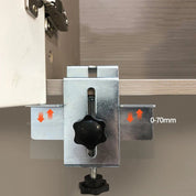 Grampo 2 em 1 para Porta e Gaveta – Precisão e Praticidade na Montagem - Akada Brasil