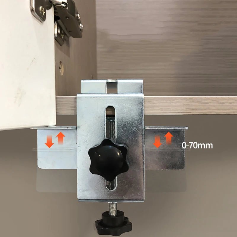 Grampo 2 em 1 para Porta e Gaveta – Precisão e Praticidade na Montagem - Akada Brasil